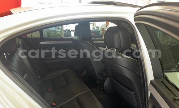 Nunua Ilio tumika BMW M5 White Gari ndani ya Ezulwini nchini Hhohho Nunua Ilio tumika BMW M5 White Gari ndani ya Ezulwini nchini Hhohho