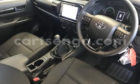 Buy Used Toyota Hilux White Car in Ezulwini in Hhohho Buy Used Toyota Hilux White Car in Ezulwini in Hhohho