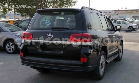 Nunua Imported Toyota Land Cruiser Black Gari ndani ya Import - Dubai nchini Hhohho Nunua Imported Toyota Land Cruiser Black Gari ndani ya Import - Dubai nchini Hhohho