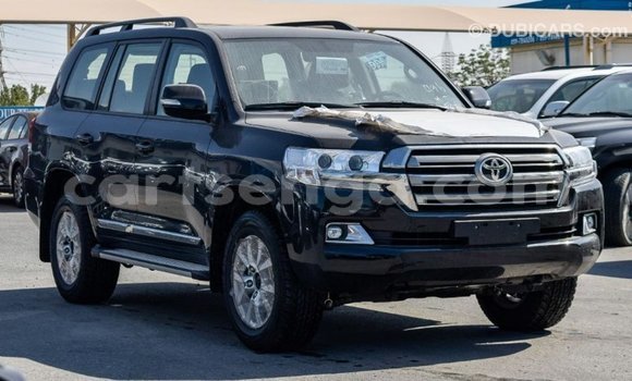 Nunua Imported Toyota Land Cruiser Black Gari ndani ya Import - Dubai nchini Hhohho Nunua Imported Toyota Land Cruiser Black Gari ndani ya Import - Dubai nchini Hhohho