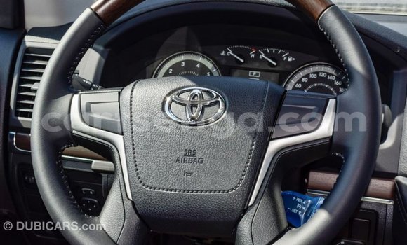 Nunua Imported Toyota Land Cruiser Black Gari ndani ya Import - Dubai nchini Hhohho Nunua Imported Toyota Land Cruiser Black Gari ndani ya Import - Dubai nchini Hhohho