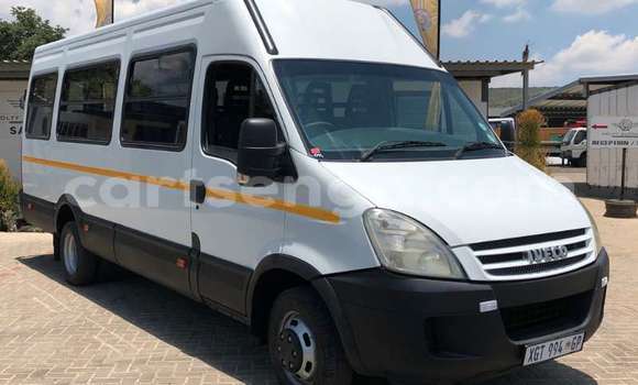 Acheter Occasion Voiture IVECO Massif Blanc à Ezulwini, Hhohho Acheter Occasion Voiture IVECO Massif Blanc à Ezulwini, Hhohho