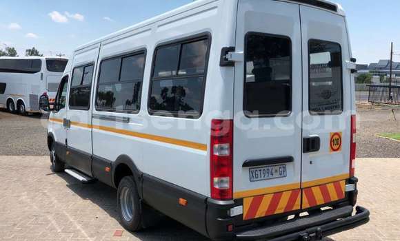 Acheter Occasion Voiture IVECO Massif Blanc à Ezulwini, Hhohho Acheter Occasion Voiture IVECO Massif Blanc à Ezulwini, Hhohho