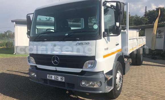 Acheter Occasion Utilitaire Mercedes‒Benz 1520 Blanc à Import - Dubai, Hhohho Acheter Occasion Utilitaire Mercedes‒Benz 1520 Blanc à Import - Dubai, Hhohho