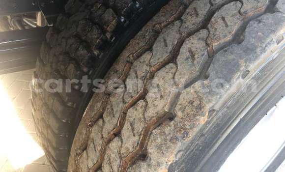 Acheter Occasion Utilitaire Mercedes‒Benz 1520 Blanc à Import - Dubai, Hhohho Acheter Occasion Utilitaire Mercedes‒Benz 1520 Blanc à Import - Dubai, Hhohho