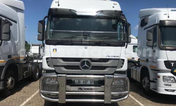 Acheter Occasion Utilitaire Mercedes‒Benz 2644 Blanc à Mbabane, Manzini Acheter Occasion Utilitaire Mercedes‒Benz 2644 Blanc à Mbabane, Manzini