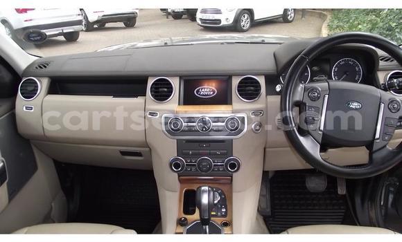 Nunua Ilio tumika Land Rover Discovery Silver Gari ndani ya Ezulwini nchini Hhohho Nunua Ilio tumika Land Rover Discovery Silver Gari ndani ya Ezulwini nchini Hhohho