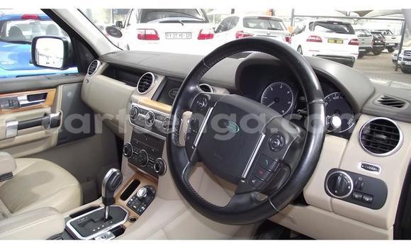 Nunua Ilio tumika Land Rover Discovery Silver Gari ndani ya Ezulwini nchini Hhohho Nunua Ilio tumika Land Rover Discovery Silver Gari ndani ya Ezulwini nchini Hhohho