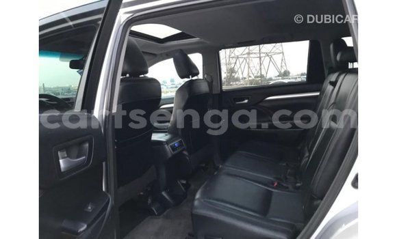 Buy Import Toyota Highlander Other Car in Import - Dubai in Hhohho Buy Import Toyota Highlander Other Car in Import - Dubai in Hhohho