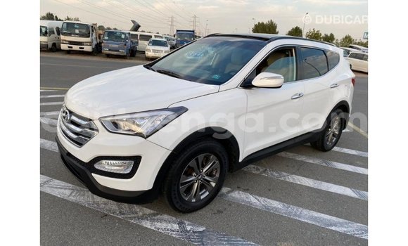 Buy Import Hyundai Santa Fe White Car in Import - Dubai in Hhohho Buy Import Hyundai Santa Fe White Car in Import - Dubai in Hhohho