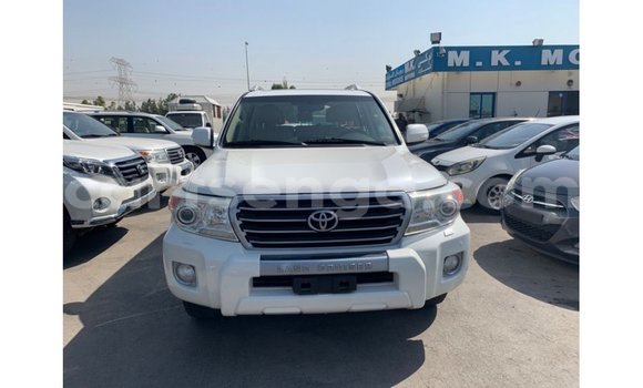 Buy Import Toyota Land Cruiser White Car in Import - Dubai in Hhohho Buy Import Toyota Land Cruiser White Car in Import - Dubai in Hhohho