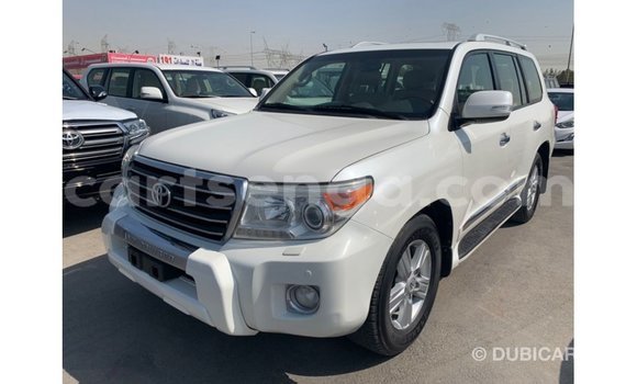 Buy Import Toyota Land Cruiser White Car in Import - Dubai in Hhohho Buy Import Toyota Land Cruiser White Car in Import - Dubai in Hhohho