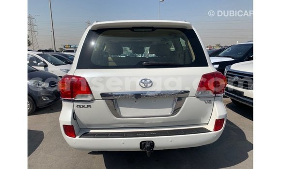 Buy Import Toyota Land Cruiser White Car in Import - Dubai in Hhohho Buy Import Toyota Land Cruiser White Car in Import - Dubai in Hhohho