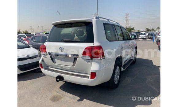 Buy Import Toyota Land Cruiser White Car in Import - Dubai in Hhohho Buy Import Toyota Land Cruiser White Car in Import - Dubai in Hhohho