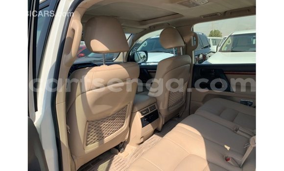 Buy Import Toyota Land Cruiser White Car in Import - Dubai in Hhohho Buy Import Toyota Land Cruiser White Car in Import - Dubai in Hhohho