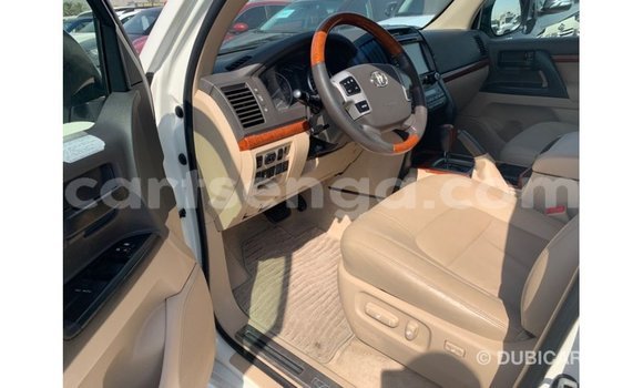 Buy Import Toyota Land Cruiser White Car in Import - Dubai in Hhohho Buy Import Toyota Land Cruiser White Car in Import - Dubai in Hhohho