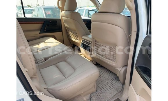 Buy Import Toyota Land Cruiser White Car in Import - Dubai in Hhohho Buy Import Toyota Land Cruiser White Car in Import - Dubai in Hhohho