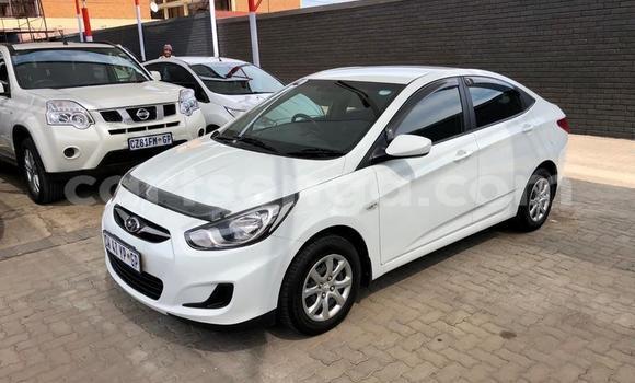 Acheter Occasion Voiture Hyundai Accent Blanc à Ezulwini, Hhohho Acheter Occasion Voiture Hyundai Accent Blanc à Ezulwini, Hhohho