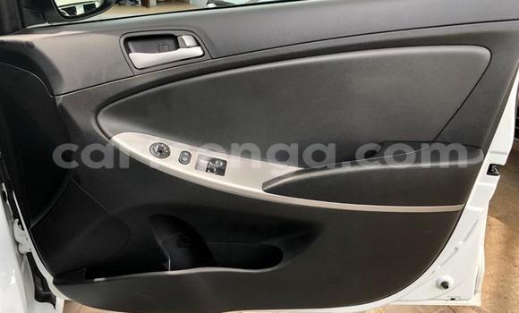 Acheter Occasion Voiture Hyundai Accent Blanc à Ezulwini, Hhohho Acheter Occasion Voiture Hyundai Accent Blanc à Ezulwini, Hhohho