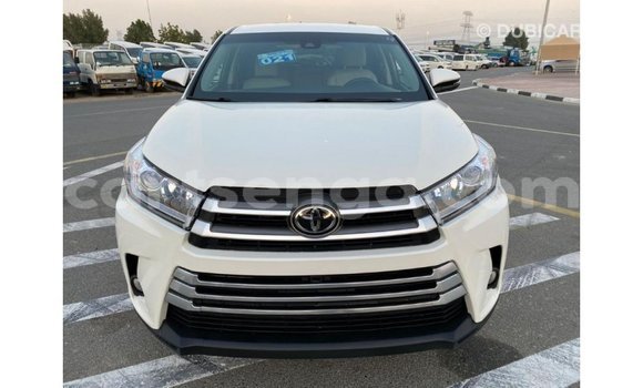 Buy Import Toyota Highlander White Car in Import - Dubai in Hhohho Buy Import Toyota Highlander White Car in Import - Dubai in Hhohho