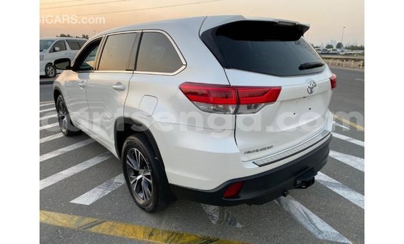Buy Import Toyota Highlander White Car in Import - Dubai in Hhohho Buy Import Toyota Highlander White Car in Import - Dubai in Hhohho