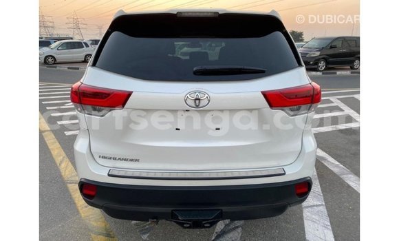 Buy Import Toyota Highlander White Car in Import - Dubai in Hhohho Buy Import Toyota Highlander White Car in Import - Dubai in Hhohho