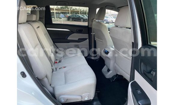 Buy Import Toyota Highlander White Car in Import - Dubai in Hhohho Buy Import Toyota Highlander White Car in Import - Dubai in Hhohho