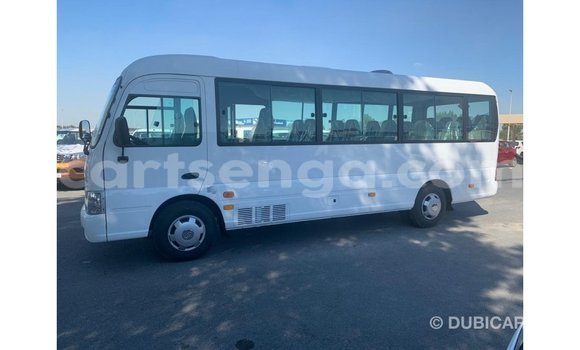 Nunua Imported Hyundai Chorus White Lori ndani ya Import - Dubai nchini Hhohho Nunua Imported Hyundai Chorus White Lori ndani ya Import - Dubai nchini Hhohho