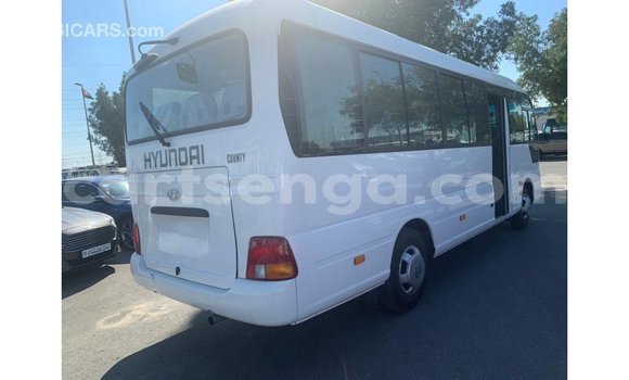 Nunua Imported Hyundai Chorus White Lori ndani ya Import - Dubai nchini Hhohho Nunua Imported Hyundai Chorus White Lori ndani ya Import - Dubai nchini Hhohho