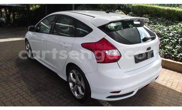 Nunua Ilio tumika Ford Fiesta ST White Gari ndani ya Ezulwini nchini Hhohho Nunua Ilio tumika Ford Fiesta ST White Gari ndani ya Ezulwini nchini Hhohho
