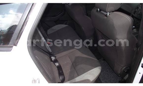 Nunua Ilio tumika Ford Fiesta ST White Gari ndani ya Ezulwini nchini Hhohho Nunua Ilio tumika Ford Fiesta ST White Gari ndani ya Ezulwini nchini Hhohho