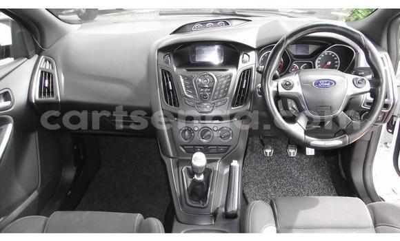 Nunua Ilio tumika Ford Fiesta ST White Gari ndani ya Ezulwini nchini Hhohho Nunua Ilio tumika Ford Fiesta ST White Gari ndani ya Ezulwini nchini Hhohho