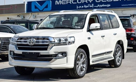 Nunua Imported Toyota Land Cruiser White Gari ndani ya Import - Dubai nchini Hhohho Nunua Imported Toyota Land Cruiser White Gari ndani ya Import - Dubai nchini Hhohho