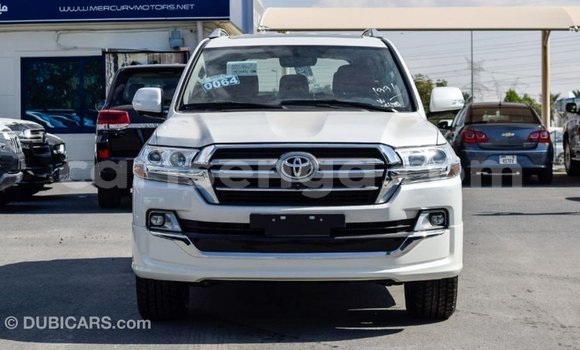 Nunua Imported Toyota Land Cruiser White Gari ndani ya Import - Dubai nchini Hhohho Nunua Imported Toyota Land Cruiser White Gari ndani ya Import - Dubai nchini Hhohho