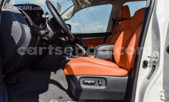 Nunua Imported Toyota Land Cruiser White Gari ndani ya Import - Dubai nchini Hhohho Nunua Imported Toyota Land Cruiser White Gari ndani ya Import - Dubai nchini Hhohho