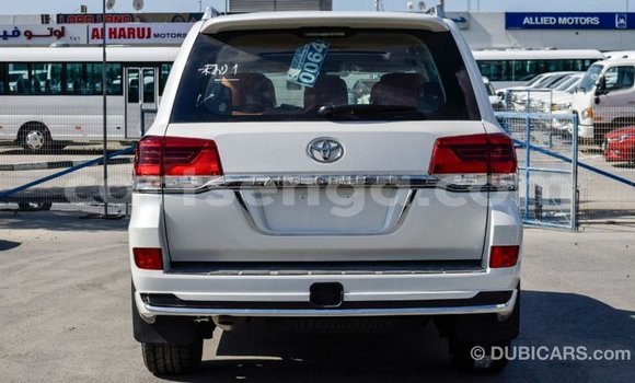Nunua Imported Toyota Land Cruiser White Gari ndani ya Import - Dubai nchini Hhohho Nunua Imported Toyota Land Cruiser White Gari ndani ya Import - Dubai nchini Hhohho