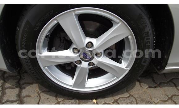 Acheter Occasion Voiture Volvo V40 Gris à Ezulwini, Hhohho Acheter Occasion Voiture Volvo V40 Gris à Ezulwini, Hhohho