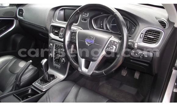 Acheter Occasion Voiture Volvo V40 Gris à Ezulwini, Hhohho Acheter Occasion Voiture Volvo V40 Gris à Ezulwini, Hhohho