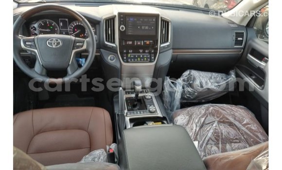 Nunua Imported Toyota Land Cruiser White Gari ndani ya Import - Dubai nchini Hhohho Nunua Imported Toyota Land Cruiser White Gari ndani ya Import - Dubai nchini Hhohho