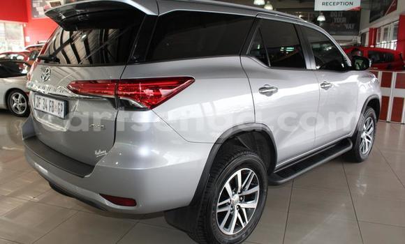 Acheter Occasion Voiture Toyota Fortuner Blanc à Matsapha, Manzini Acheter Occasion Voiture Toyota Fortuner Blanc à Matsapha, Manzini
