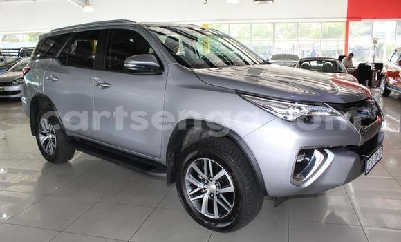 Acheter Occasion Voiture Toyota Fortuner Blanc à Matsapha, Manzini Acheter Occasion Voiture Toyota Fortuner Blanc à Matsapha, Manzini