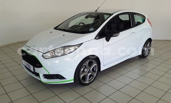 Acheter Occasion Voiture Ford Fiesta ST Blanc à Malkerns, Manzini Acheter Occasion Voiture Ford Fiesta ST Blanc à Malkerns, Manzini