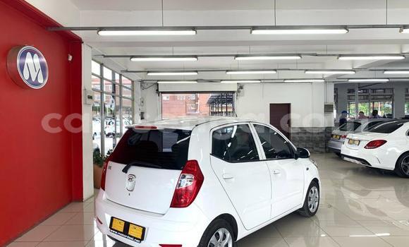 Acheter Occasion Voiture Hyundai i10 Blanc à Ezulwini, Hhohho Acheter Occasion Voiture Hyundai i10 Blanc à Ezulwini, Hhohho