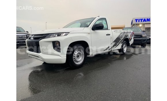 Nunua Imported Mitsubishi L200 White Gari ndani ya Import - Dubai nchini Hhohho Nunua Imported Mitsubishi L200 White Gari ndani ya Import - Dubai nchini Hhohho