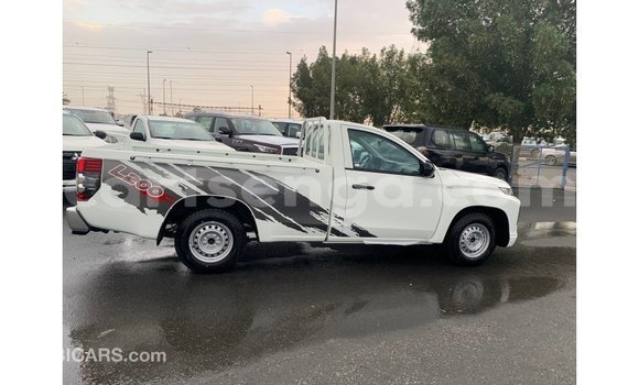 Nunua Imported Mitsubishi L200 White Gari ndani ya Import - Dubai nchini Hhohho Nunua Imported Mitsubishi L200 White Gari ndani ya Import - Dubai nchini Hhohho