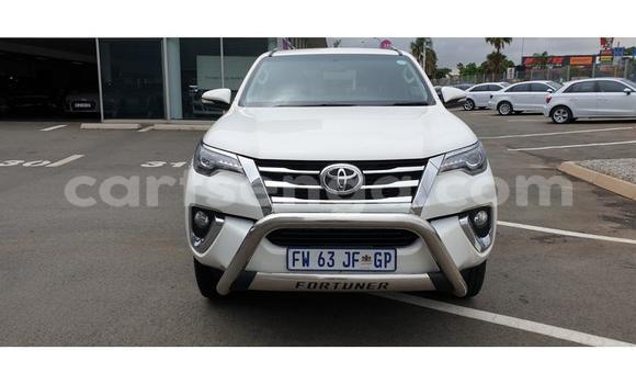 Buy Used Toyota Fortuner White Car in Mbabane in Manzini Buy Used Toyota Fortuner White Car in Mbabane in Manzini
