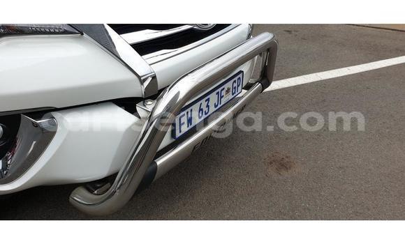 Buy Used Toyota Fortuner White Car in Mbabane in Manzini Buy Used Toyota Fortuner White Car in Mbabane in Manzini