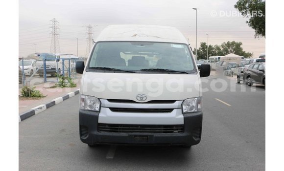 Acheter Import Voiture Toyota Hiace Blanc à Import - Dubai, Hhohho Acheter Import Voiture Toyota Hiace Blanc à Import - Dubai, Hhohho