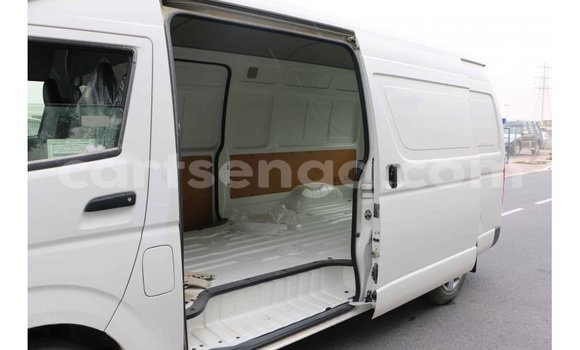Acheter Import Voiture Toyota Hiace Blanc à Import - Dubai, Hhohho Acheter Import Voiture Toyota Hiace Blanc à Import - Dubai, Hhohho