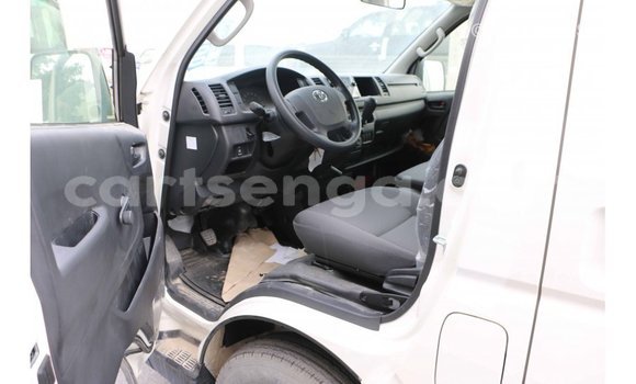 Acheter Import Voiture Toyota Hiace Blanc à Import - Dubai, Hhohho Acheter Import Voiture Toyota Hiace Blanc à Import - Dubai, Hhohho
